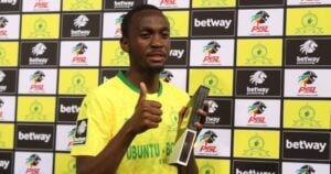Peter Shalulile after winning Man of the Match award