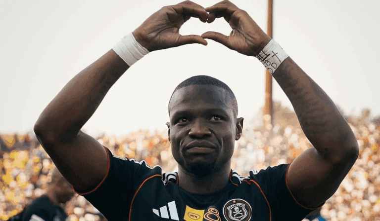 Tshegofatso Mabasa in the MTN8 with Orlando Pirates