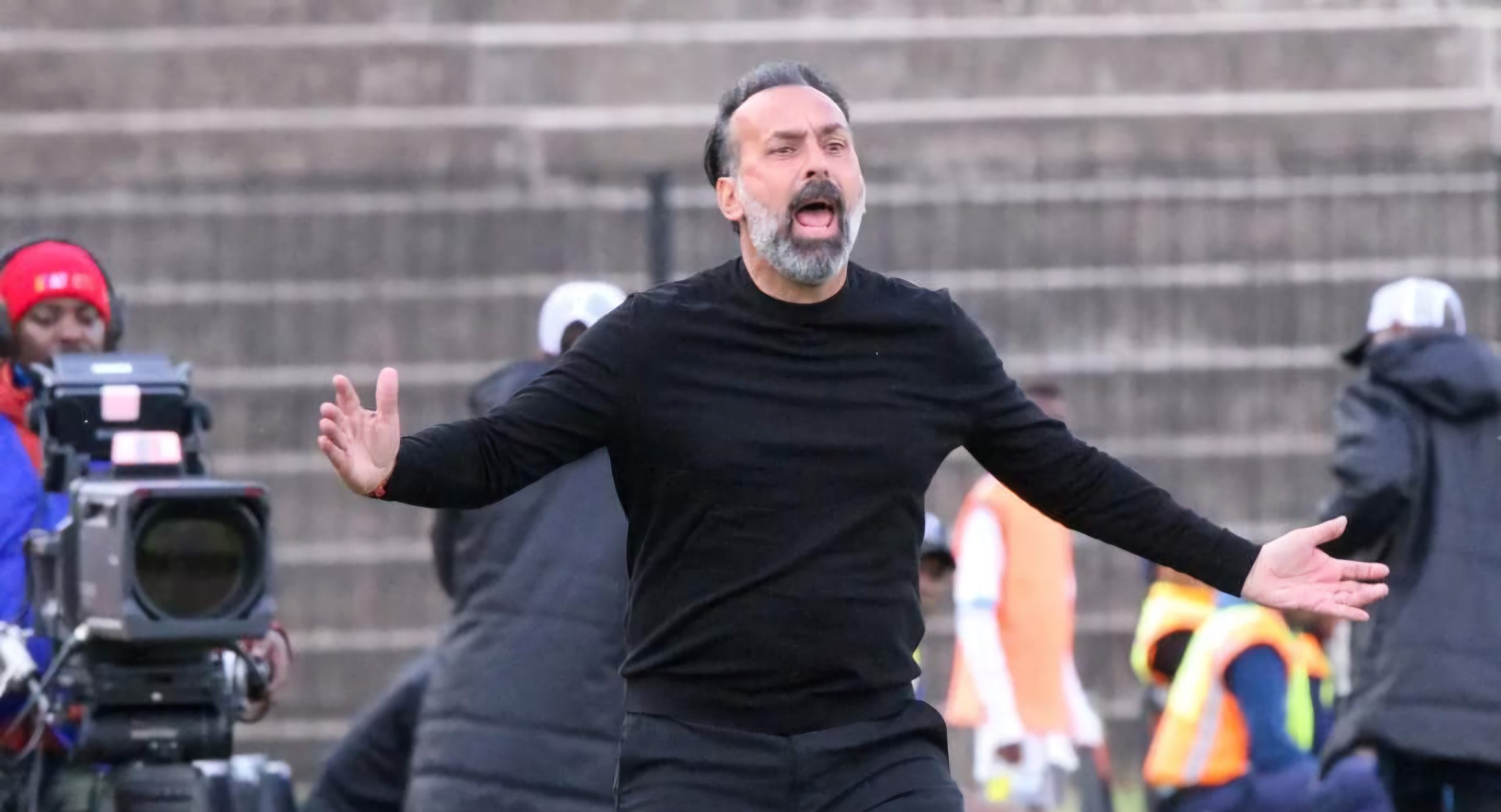 Fabio Lopez shouting instructions from the bench at Pretoria Callies