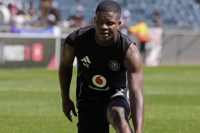 Mbekezeli Mbokazi pre match warm up