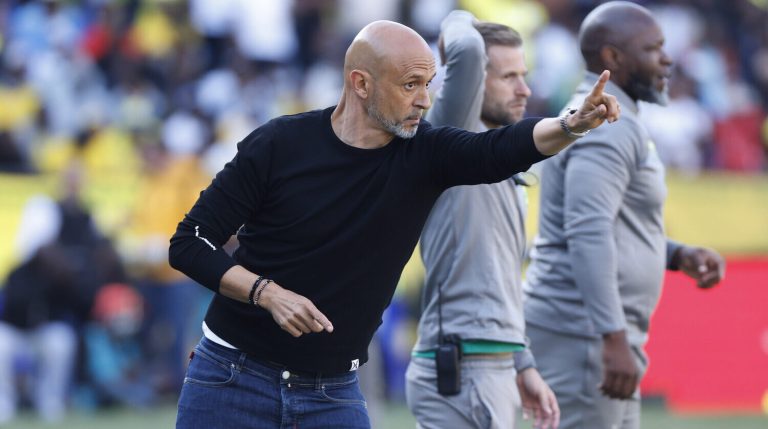 Miguel Cardoso, Mamelodi Sundowns on the touchline
