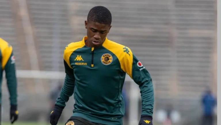 Naledi Hlongwane of Kaizer Chiefs warm up