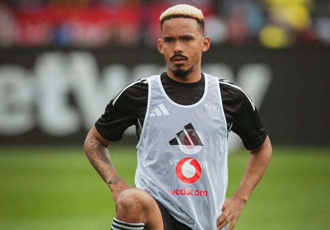 Oswin Appollis of Orlando Pirates warm up