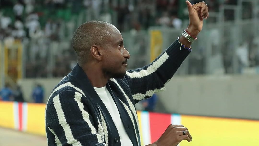 Rulani Mokwena in a match at MC Alger