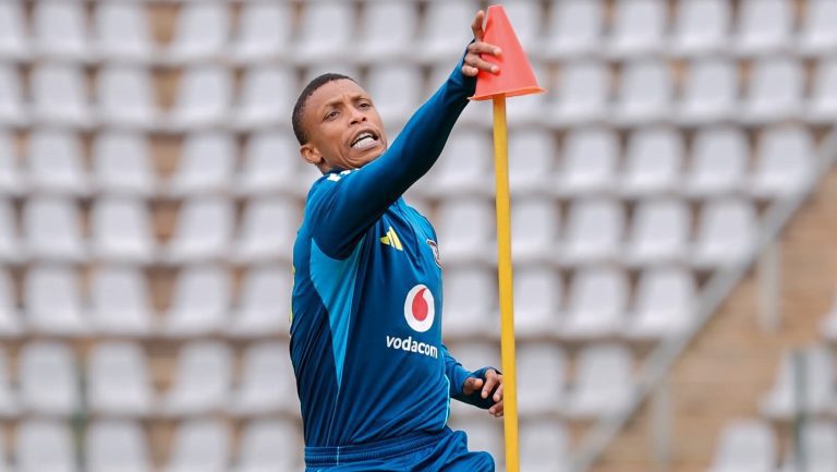 Sihle Nduli at Orlando Pirates training