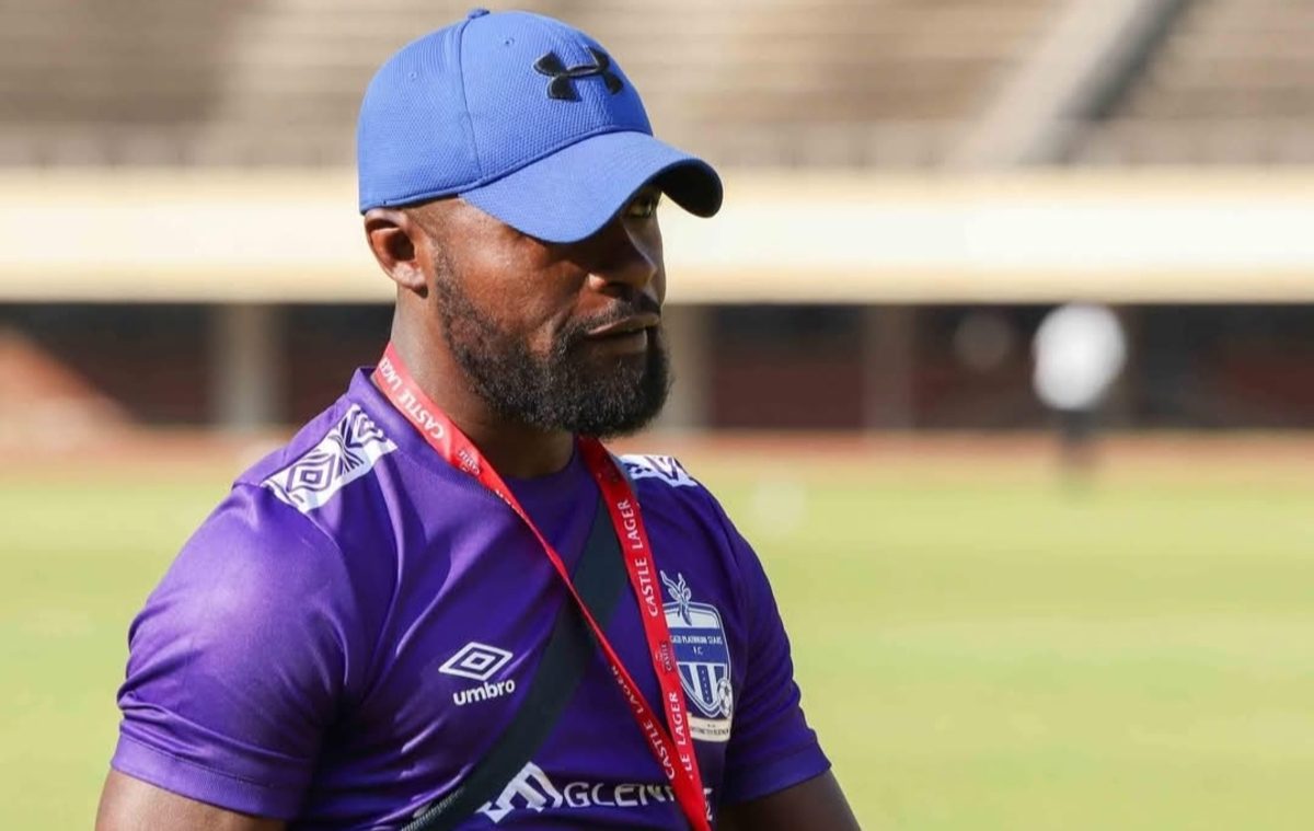 Tinashe Nengomasha in Ngezi Platinum Stars colors.