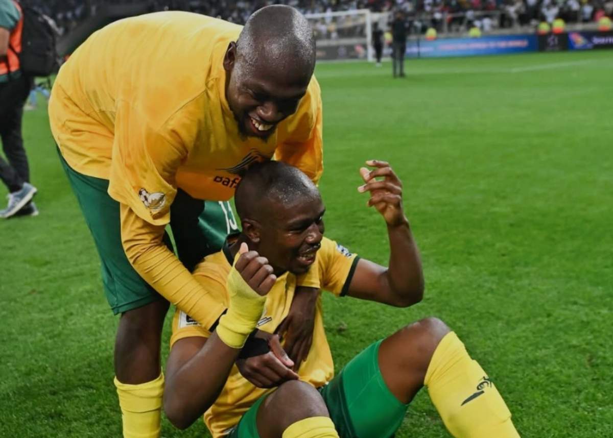 Bafana Bafana's Evidence Makgopa and Nkosinathi Sibisi celebrate 2026 FIFA World Cup qualification. Image: Nkosinathi_Sibisi29/Instagram