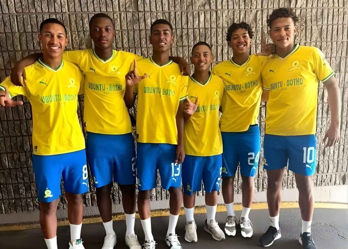 Cape Town youngsters to Mamelodi Sundowns. Left to right: Zeke Felix, Anothando Menemene, Junaid Seedat, Selwyn Stevens, Xavier Jodamus and Liam Marthinus. Image: Football SA - Facebook