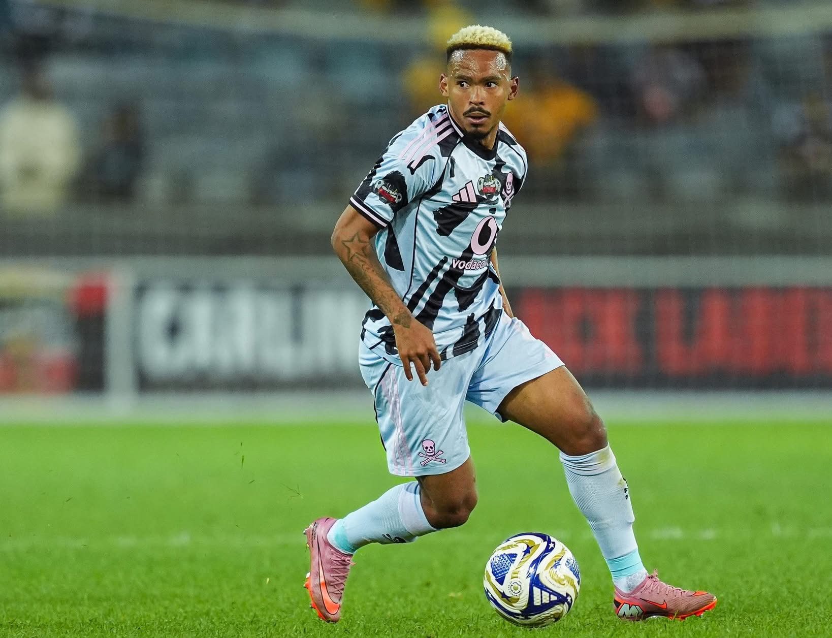 Oswin Appollis in action for Orlando Pirates