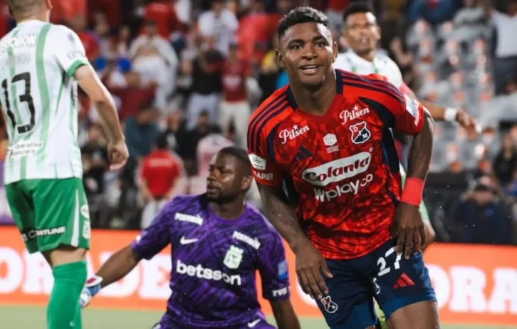 Brayan Lèon in celebratory mood
