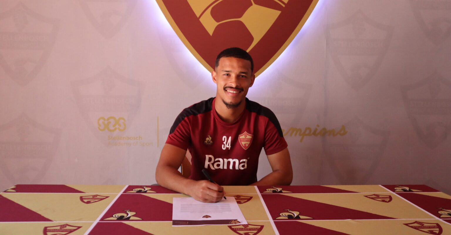 Devin Titus signing a new contract at Stellenbosch FC