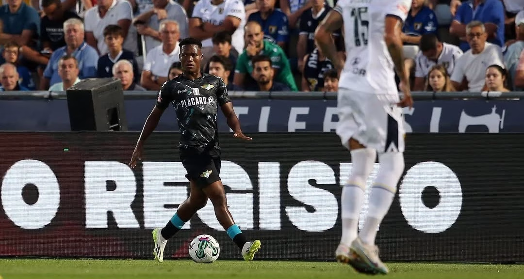 Kobamelo Kodisang at Portugal