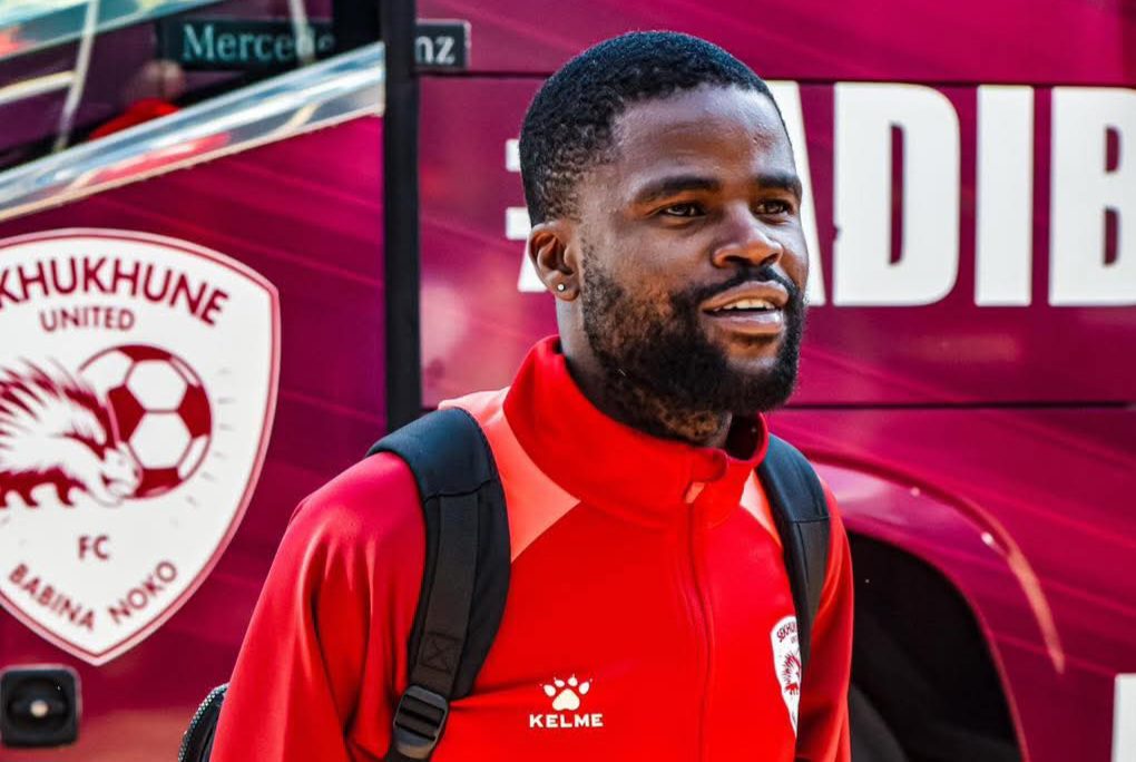 Lesedi Kapinga arriving at a match with Sekhukhune United 