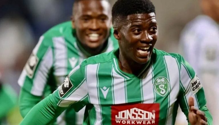 Siviwe Magidigidi celebrating a goal for Siwelele FC