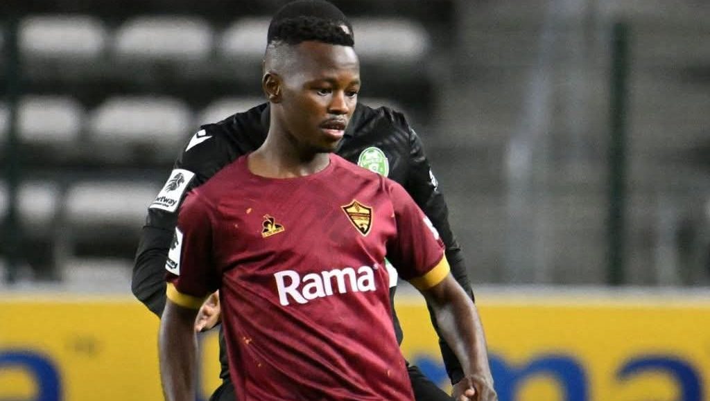 Thato Khiba in a action for Stellenbosch FC