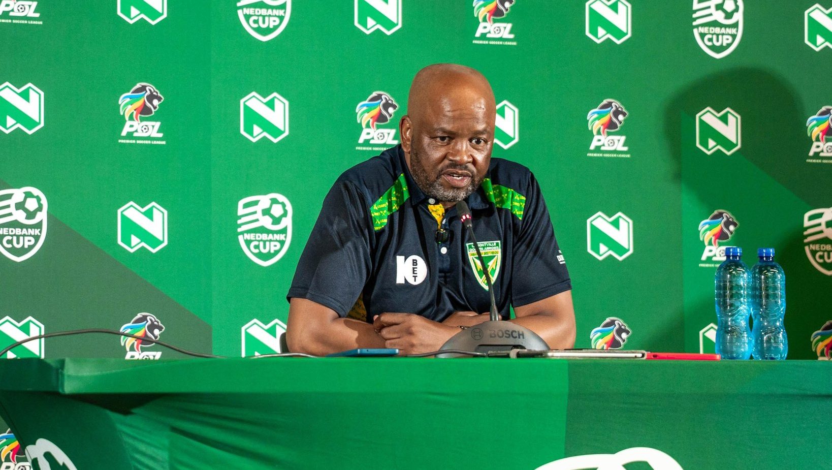 Manqoba Mngqithi with Golden Arrows