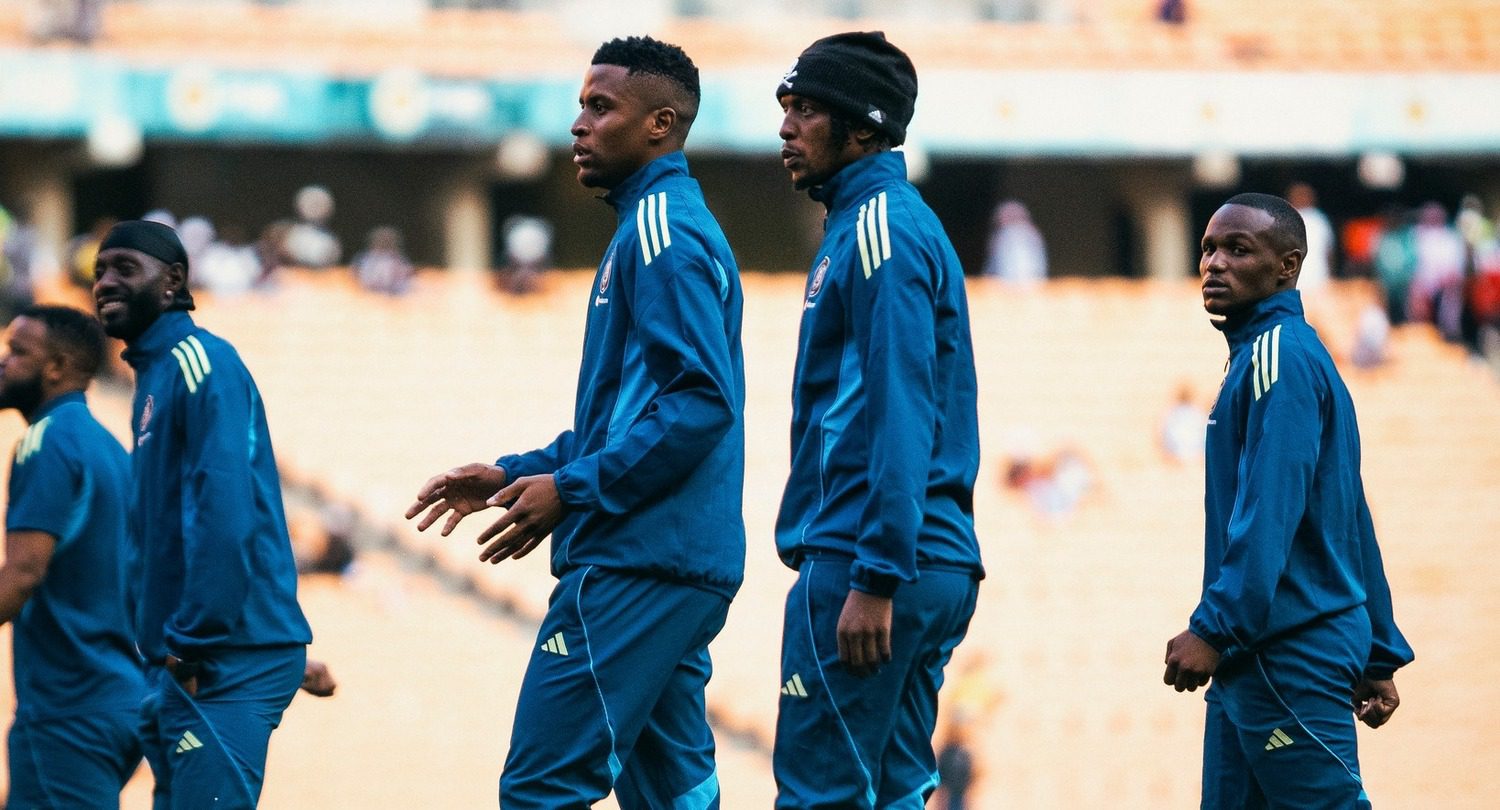 Mpho Chabatsane, Patrick Maswanganyi and Kamogelo Sebelebele and other Orlando Pirates players during a pitch walkabout