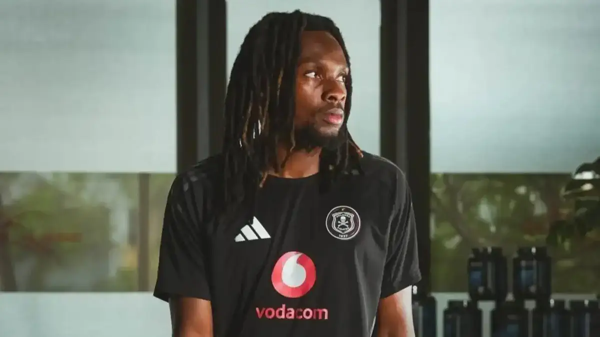 Olisa Ndah during his time at Orlando Pirates