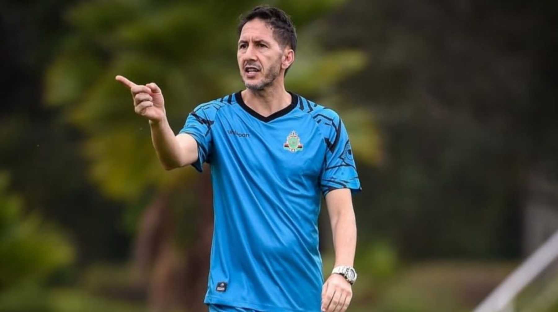 Jamil Benouahi giving instructions during his time at AS FAR.