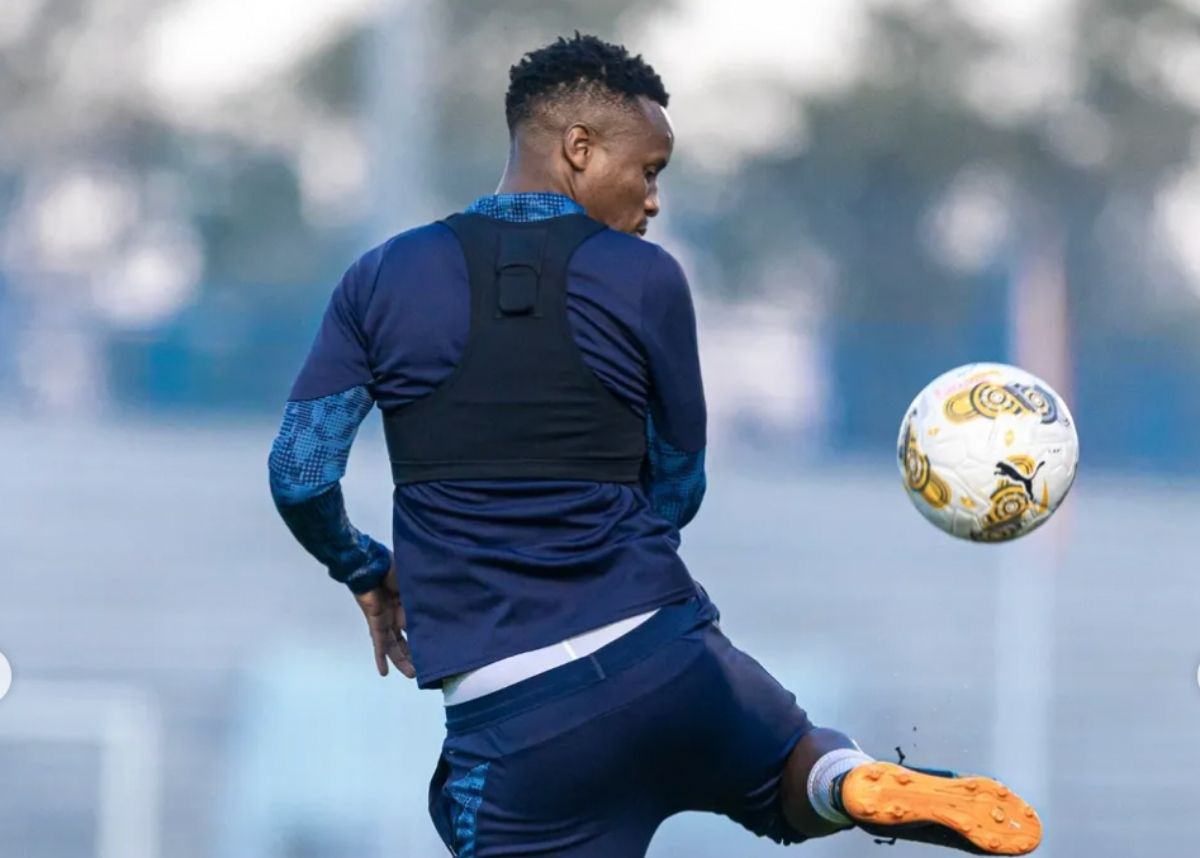 Themba Zwane warms up for Mamelodi Sundowns in the CAF Champions League. Image: Mamelodi Sundowns
