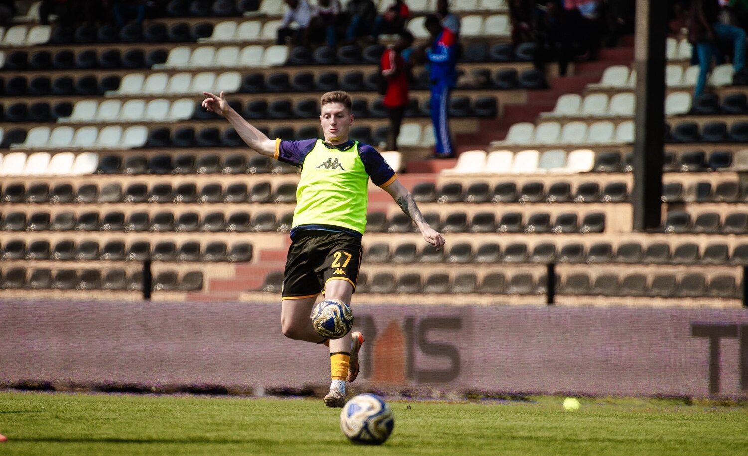 Bradley Cross warming up before a Kaizer Chiefs match