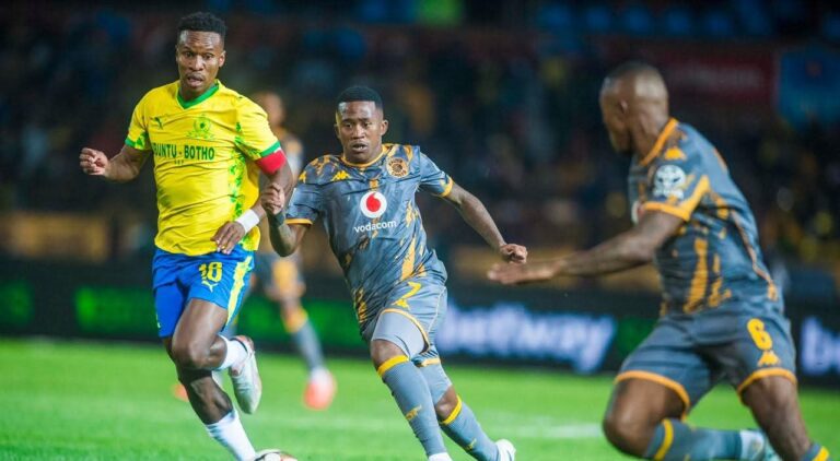 Kaizer Chiefs in action against Mamelodi Sundowns