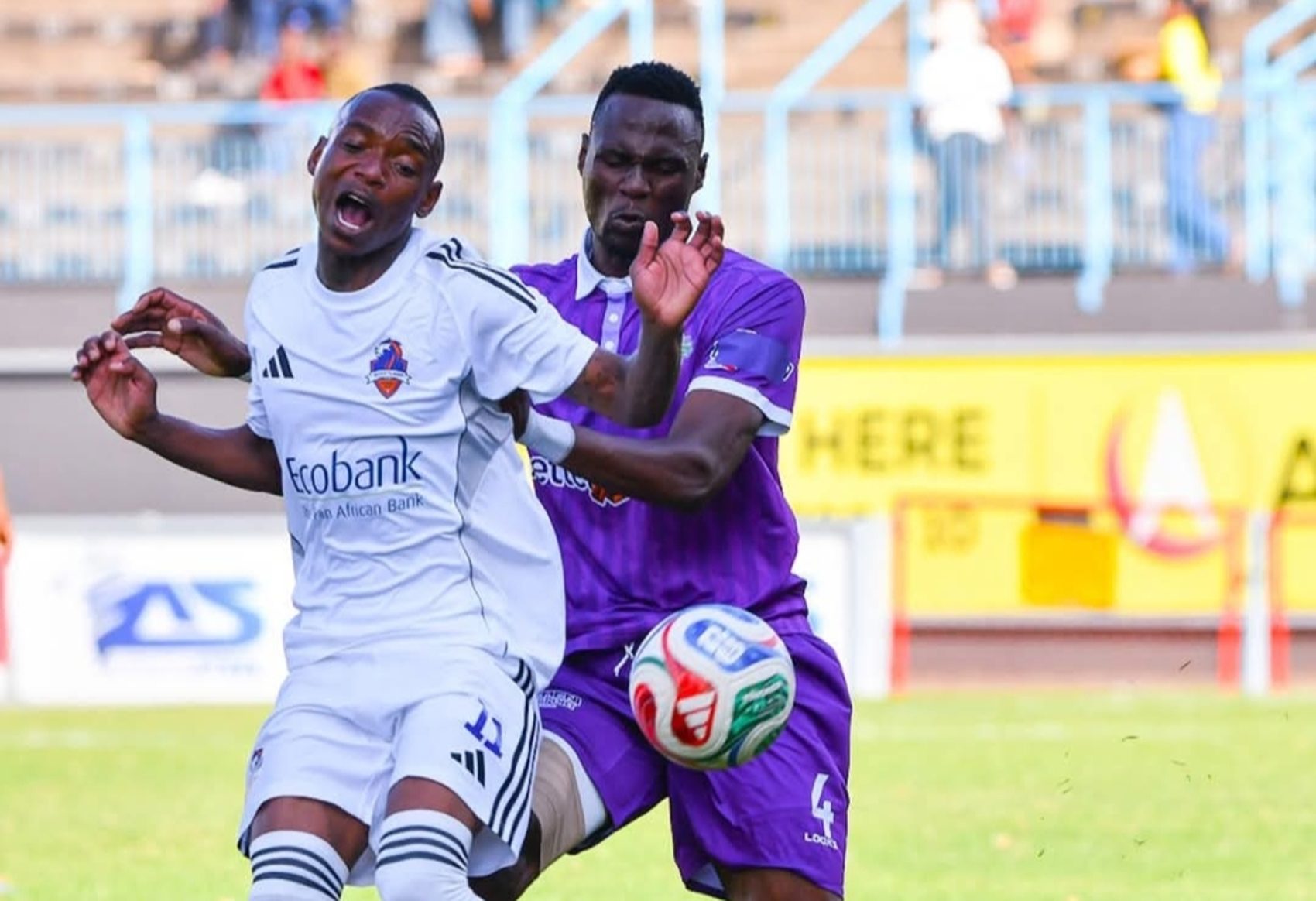 Khama Billiat in action against Simba Bhora