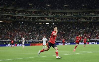 Hwang In-beom celebrating his goal for South Korea against the Czech Republic
