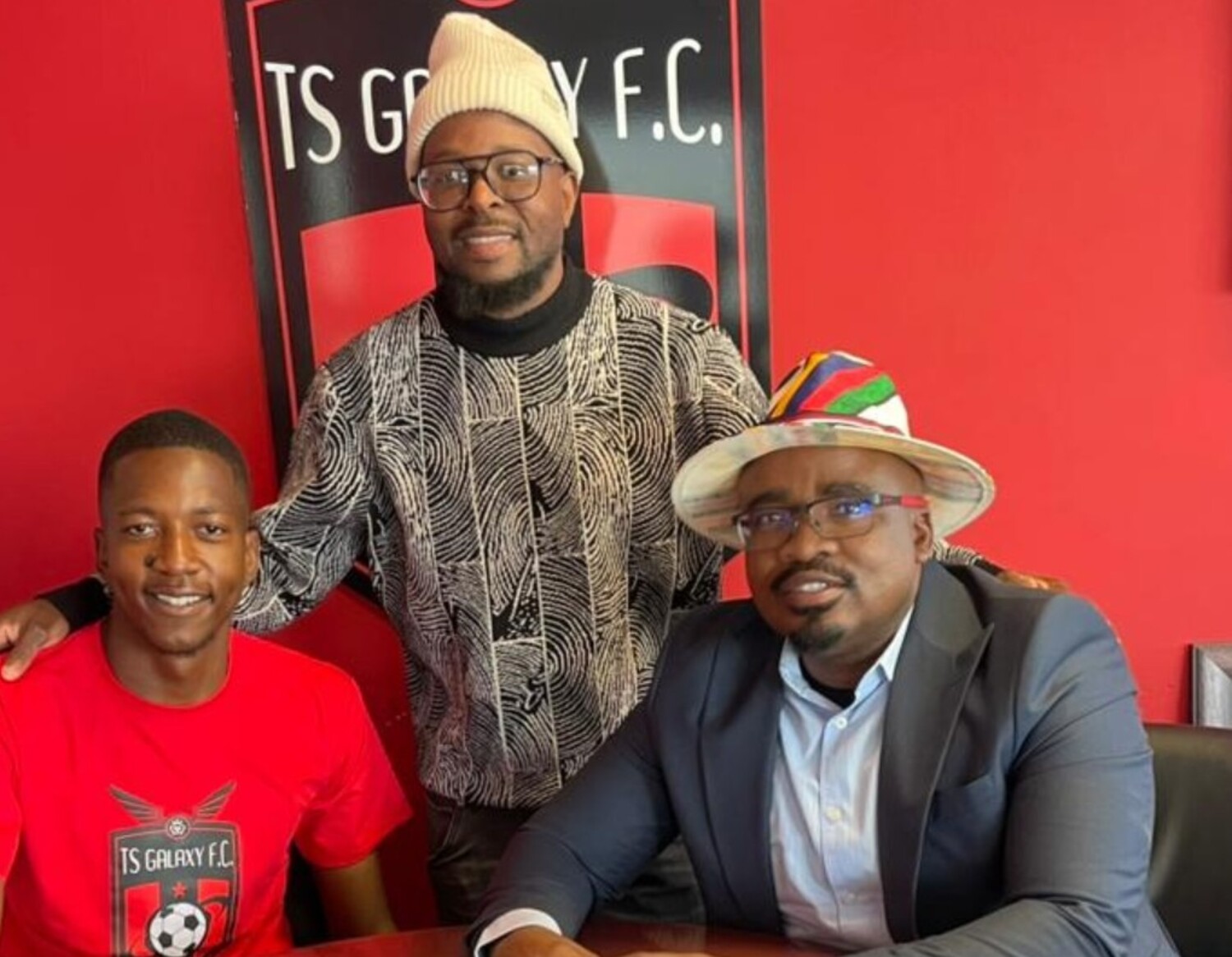 Katekani Mhlongo signing his contract at TS Galaxy