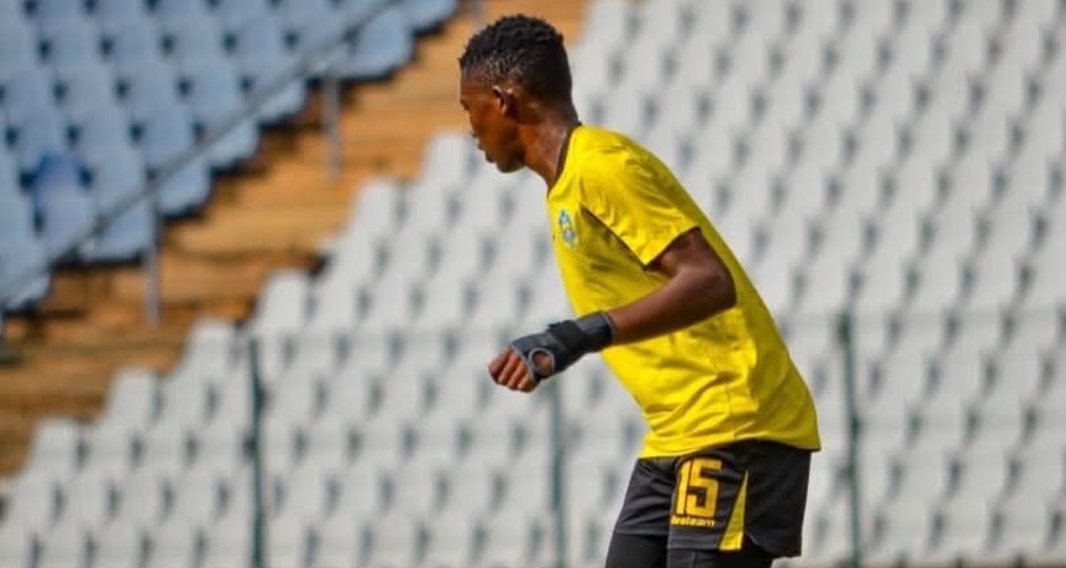 Matome Mmolai with Leicesterford City FC