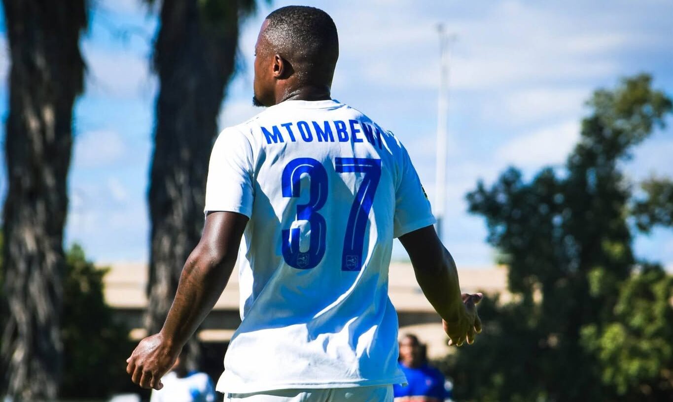 Siyabonga ‘Sniper’ Mtombeni in action for Upington City FC