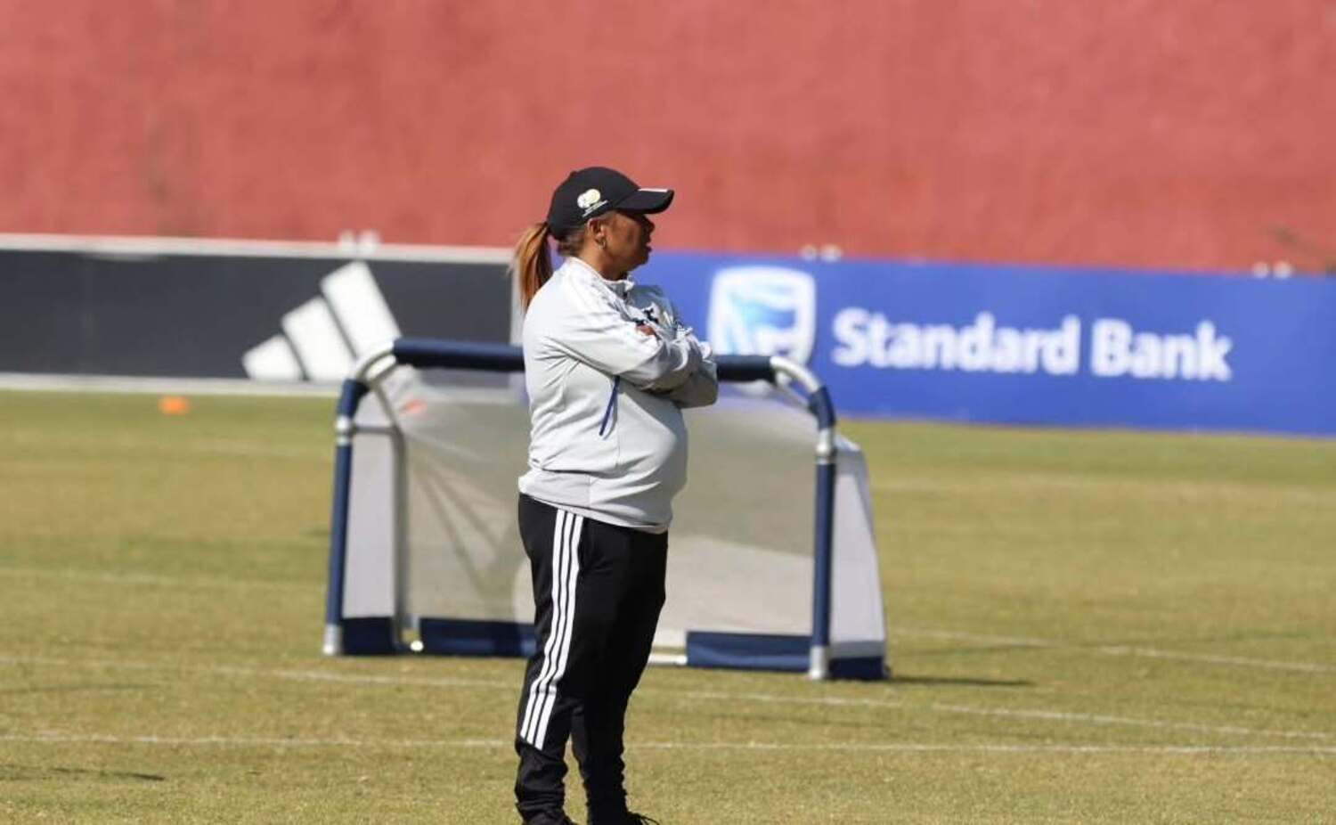 Desiree Ellis conducting a Banyana Banyana training session