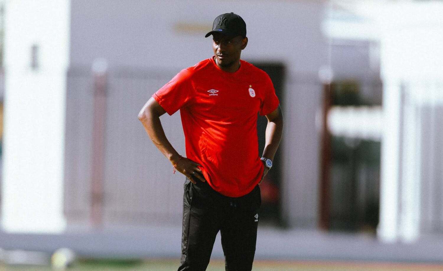 Rulani Mokwena conducting a training session at Al Ittihad SC