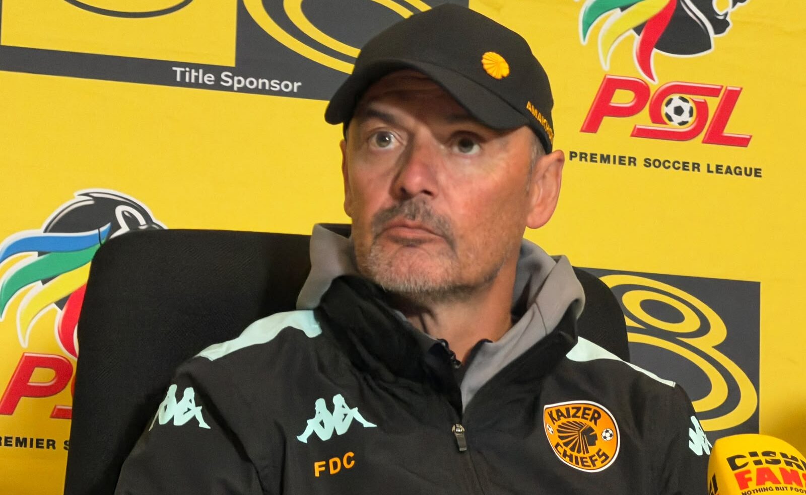 Kaizer Chiefs head coach Fernando Da Cruz speaking to the media