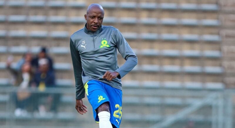 Khuliso Mudau warning up with Mamelodi Sundowns