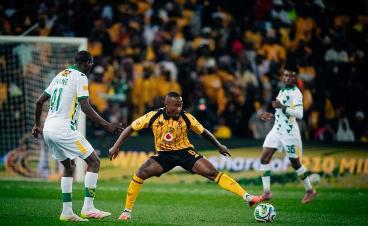 Lebohang Maboe traps the ball during Kaizer Chiefs' MTN8 clash with Golden Arrows