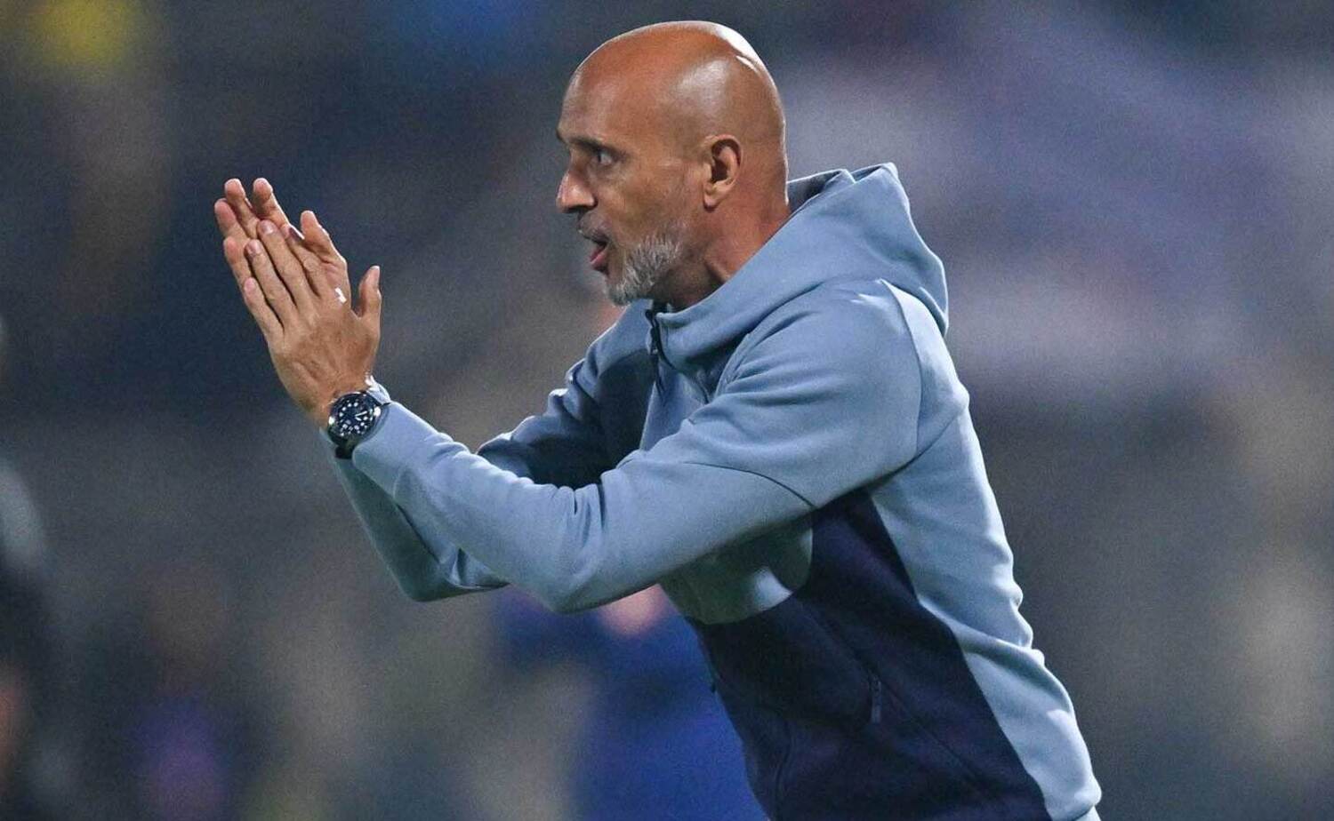 Mamelodi Sundowns coach Miguel Cardoso issuing instructions from the touchline