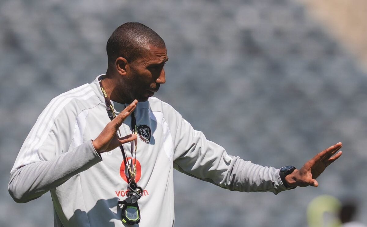Abdeslam Ouaddou giving instructions during an Orlando Pirates training session