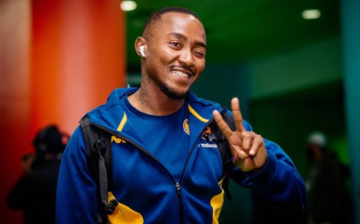 Lebohang Maboe in Kaizer Chiefs colors