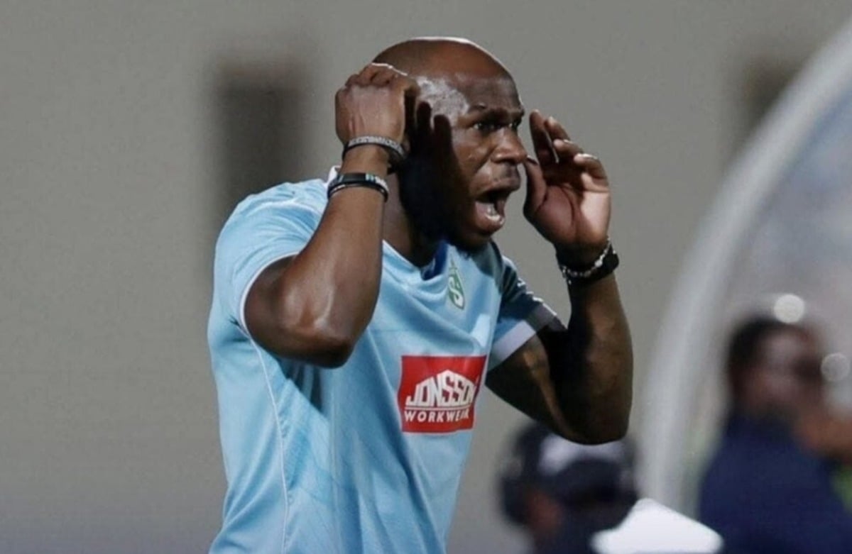 Onismor Bhasera joins FC Platinum replacing Reneilwe Letsholonyane as assistant coach