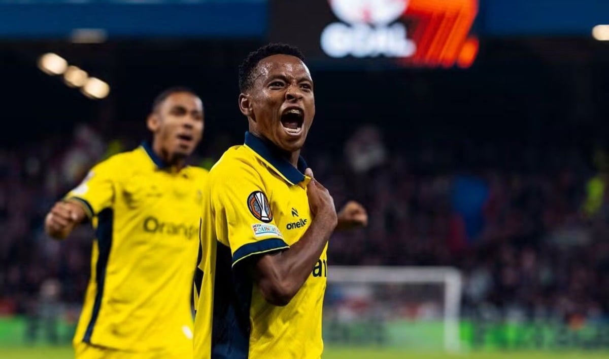 Relebohile Mofokeng celebrating a goal.