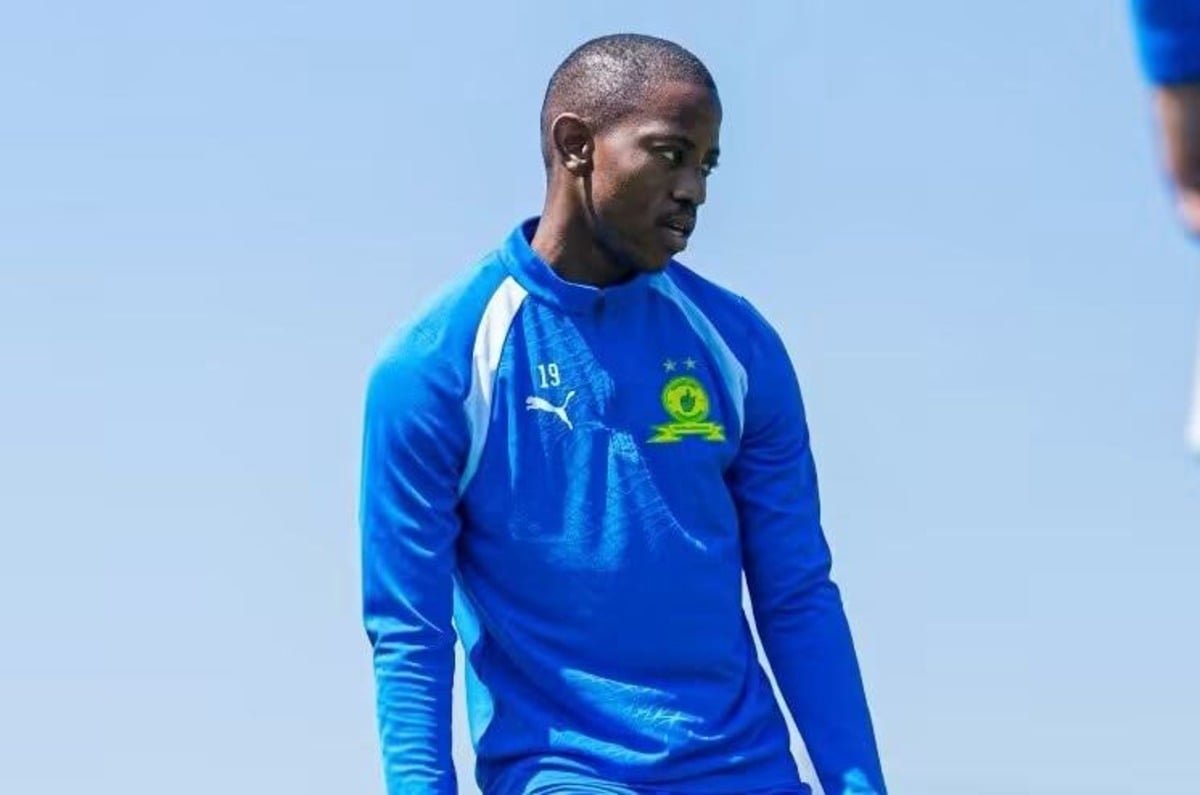 Thabo Cele in Mamelodi Sundowns colors