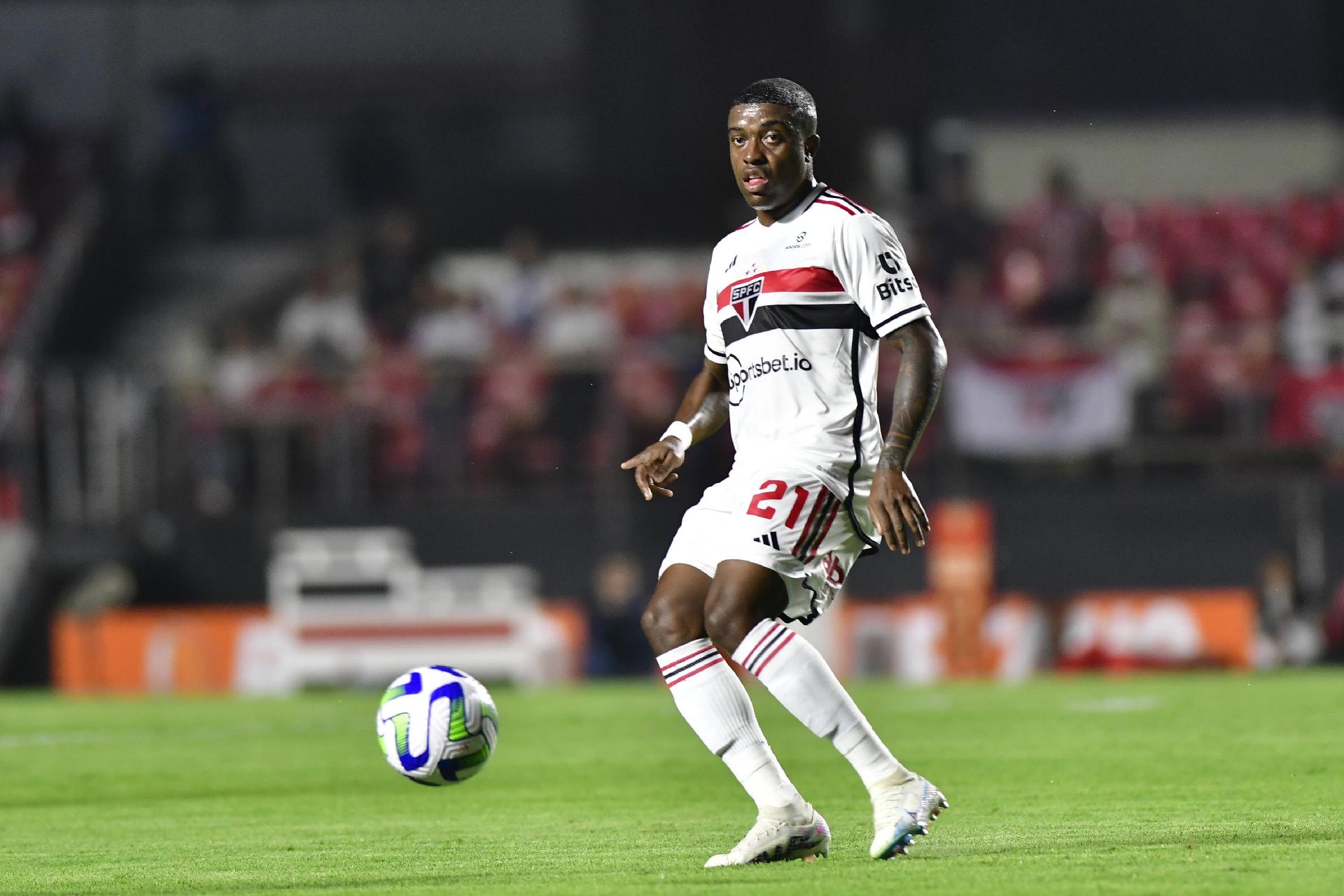 Jhegson Méndez in action