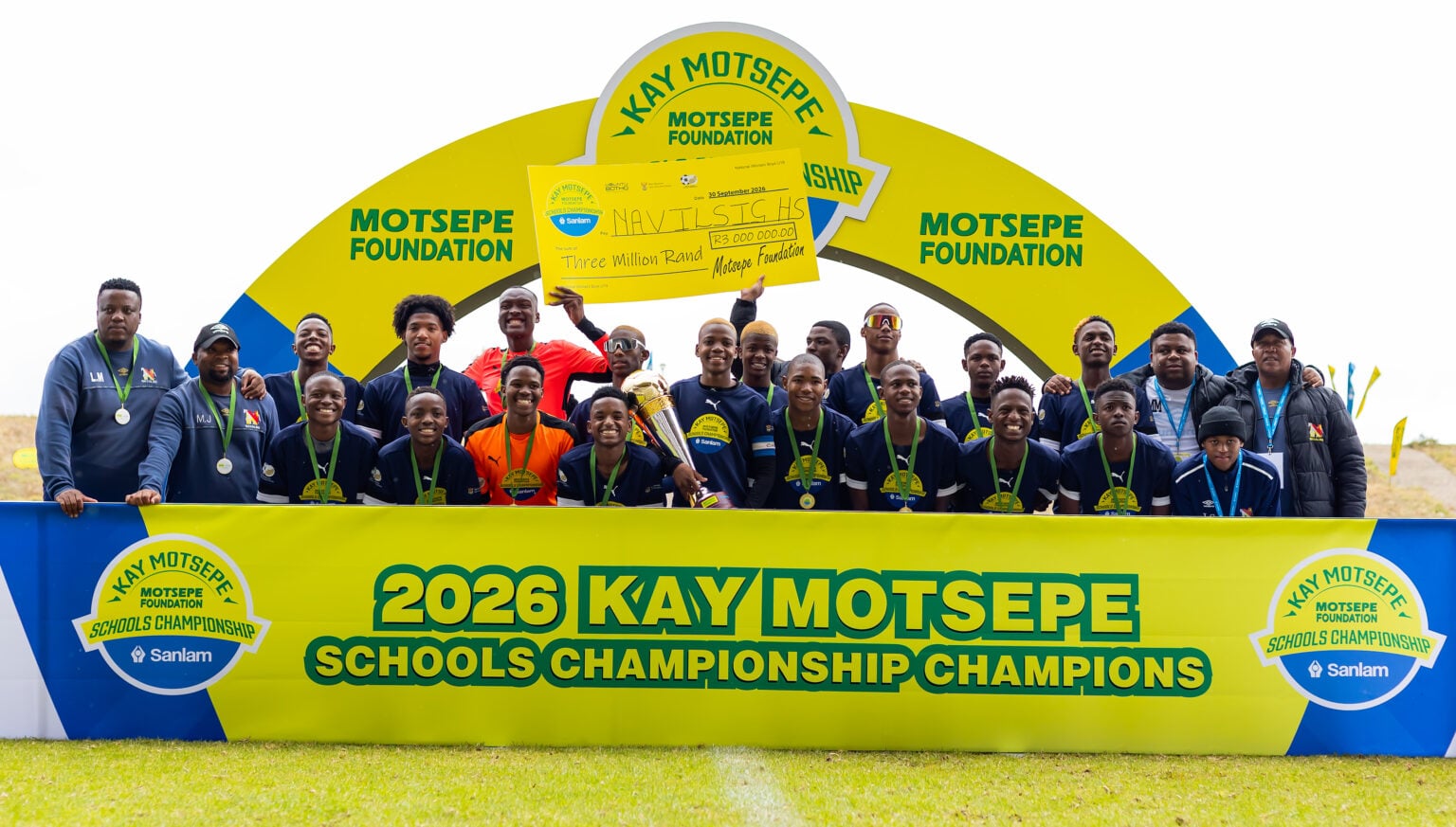 Navalsig High School as champions of the U-19 Boys