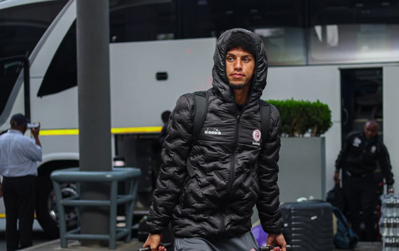 Rushine De Reuck arriving at a hotel in Johannesburg with Simba SC.