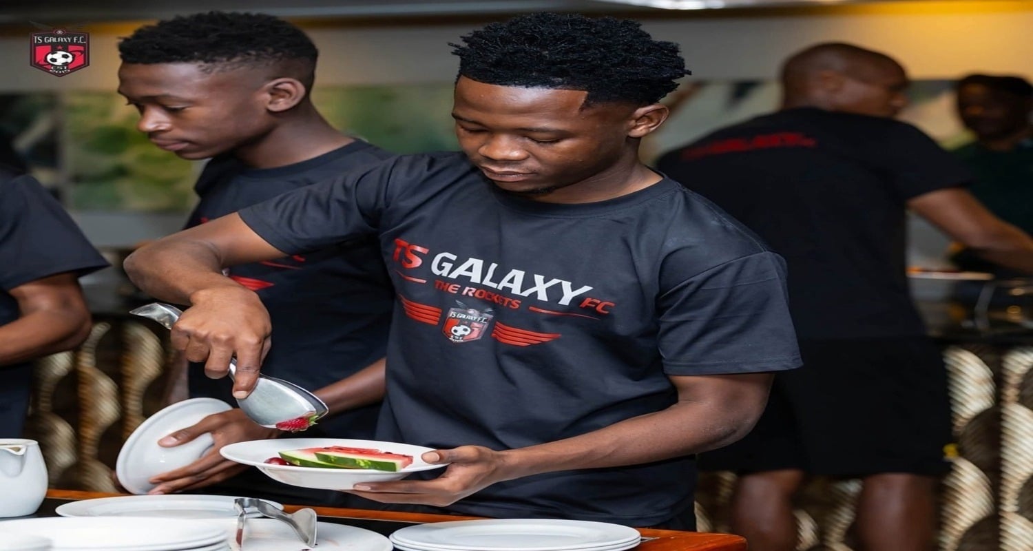 Seluleko Mahlambi with TS Galaxy