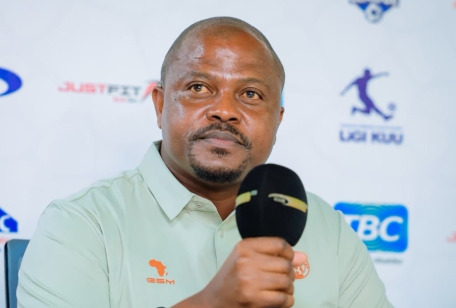 Yanga SC interim coach Simo Dladla addressing members of the media