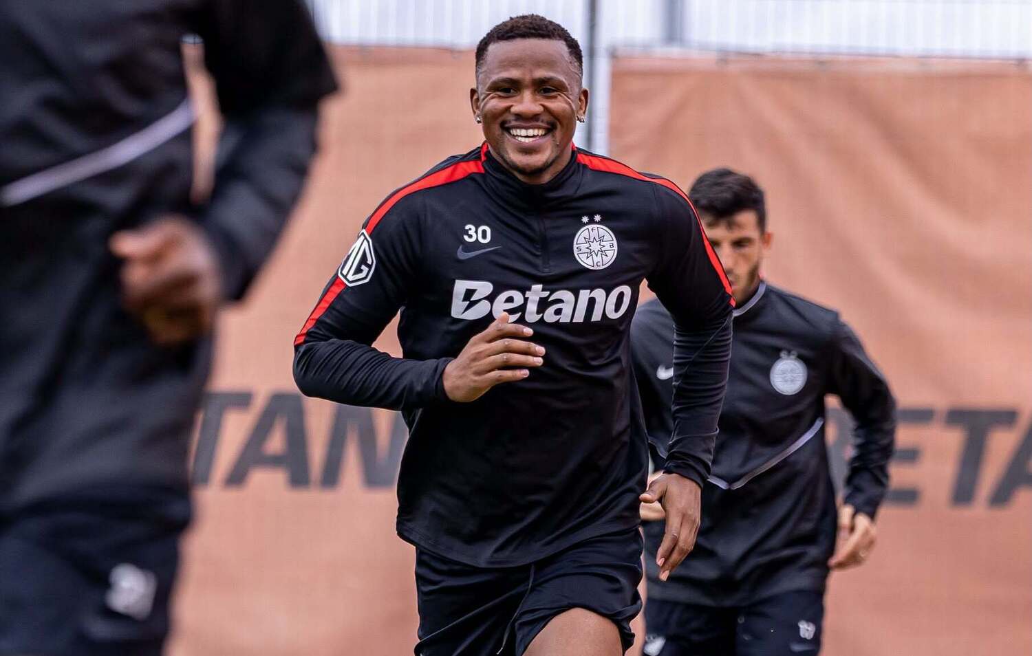 Siyabonga Ngezana at training with FCSB