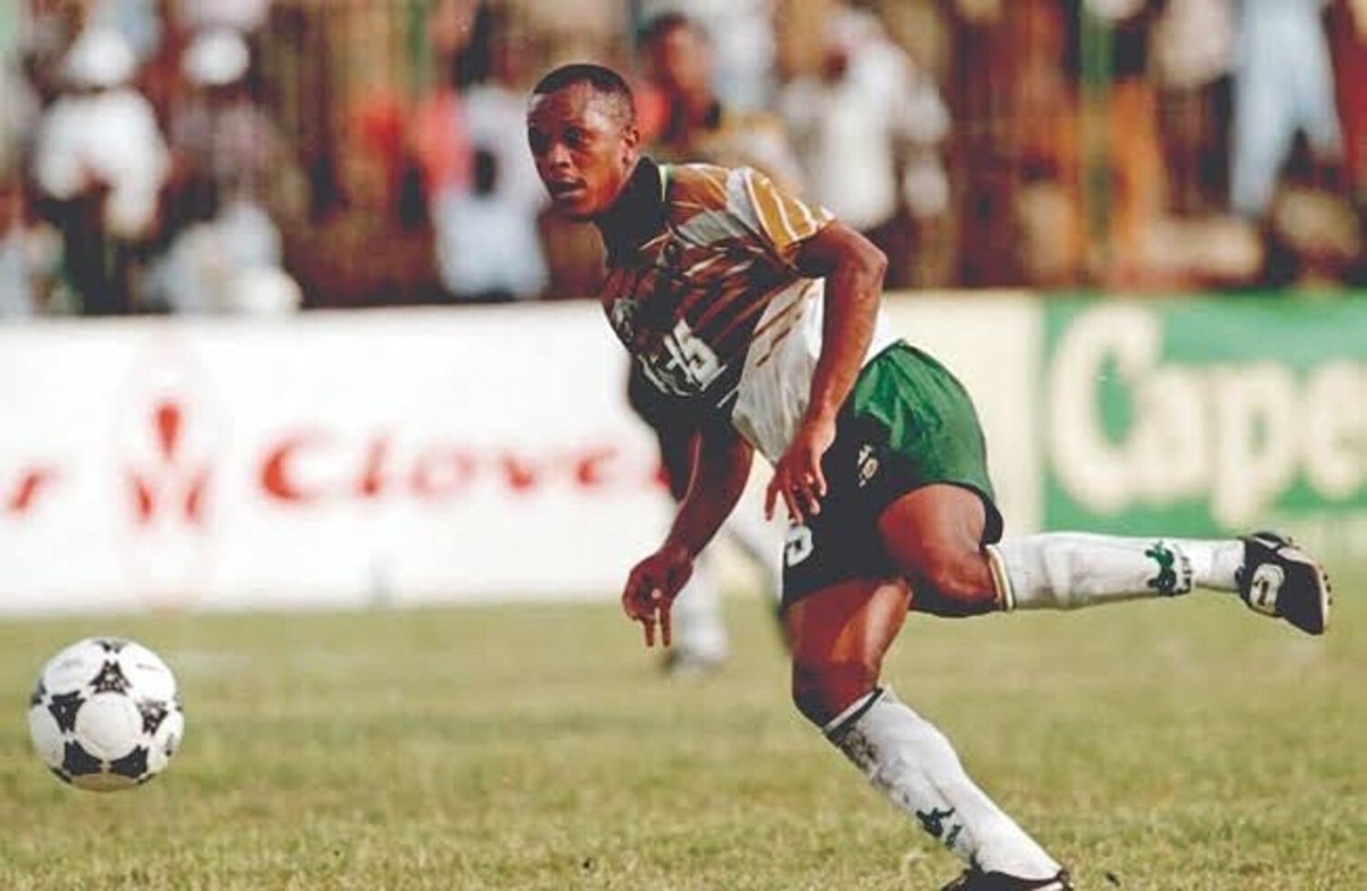 Kaizer Chiefs legend Doctor Khumalo in action for Bafana Bafana