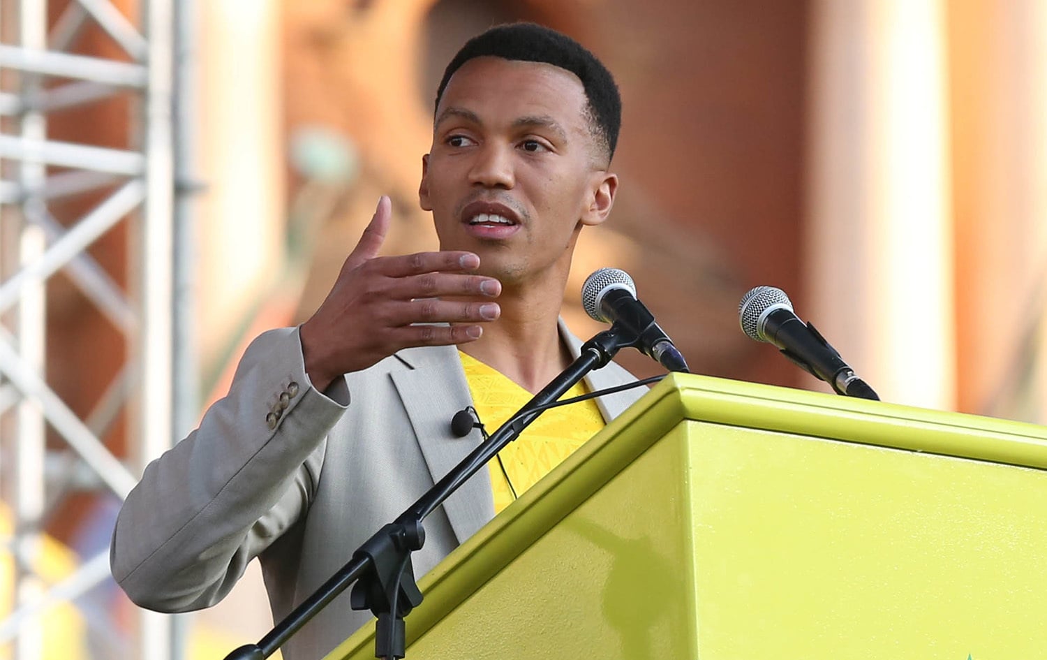 Mamelodi Sundowns chairman Tlhopie Motsepe making an address